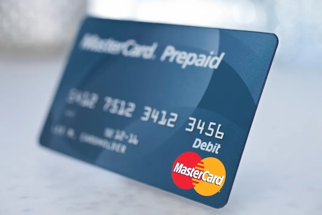Prepaid-Karte mit PayPal-Verknüpfung zur Bezahlung von ChatGPT Plus